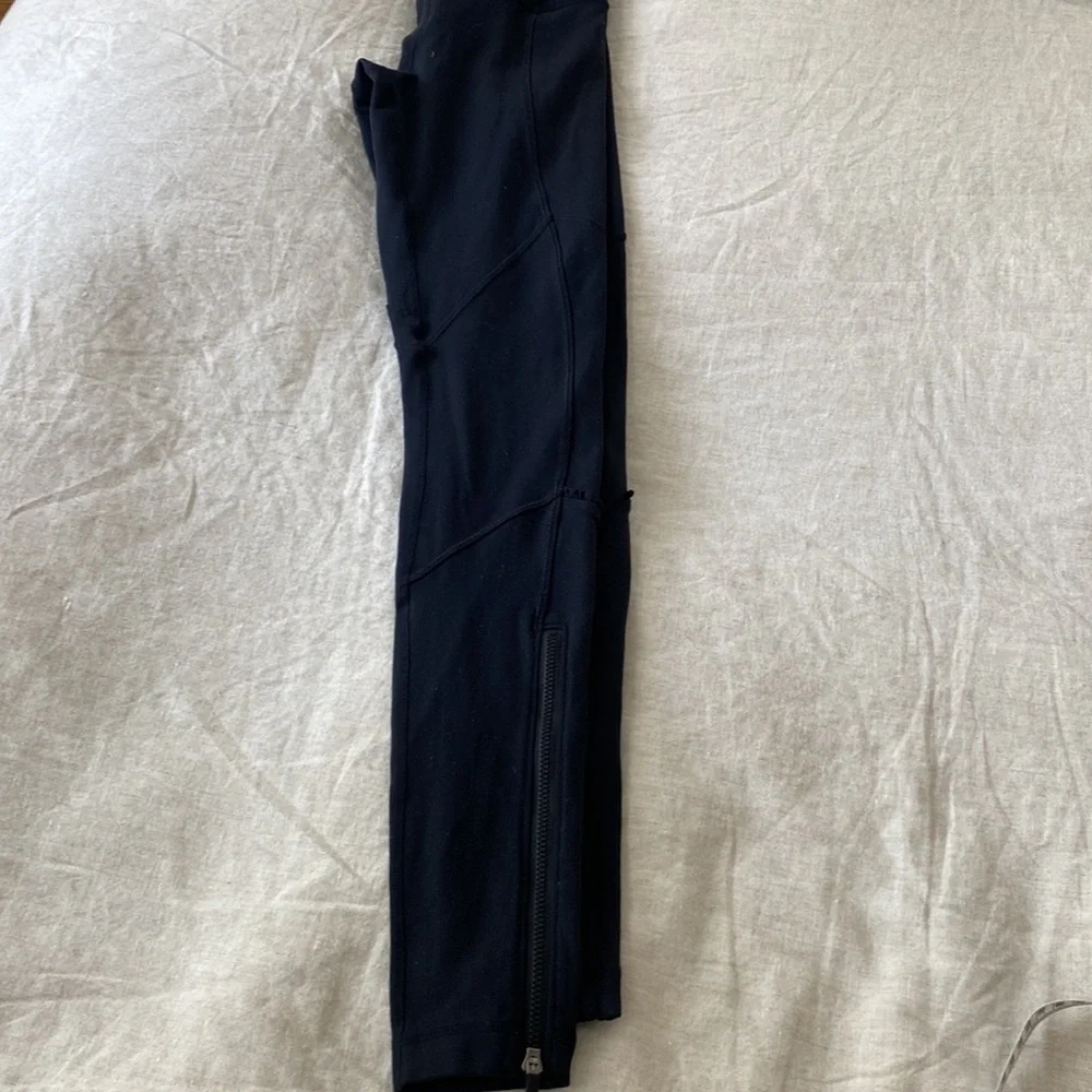 Lululemon legging - Picture 7 of 8
